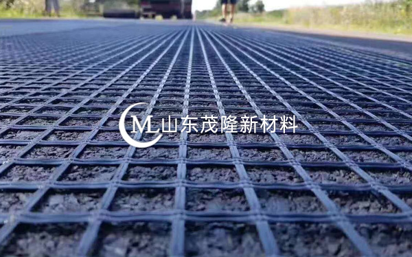 《济青高速改扩建》玻纤钢塑格栅、抗裂贴施工