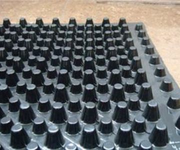 塑料排水板起到防水防渗作用的原因