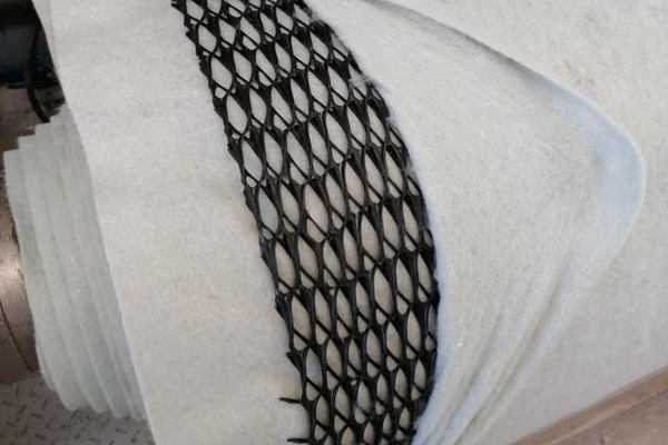 复合排水网具体是怎么工作的呢？