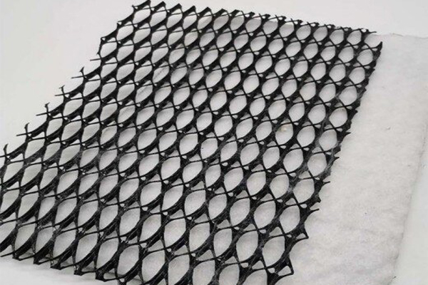 复合排水网的固定方法  第2张