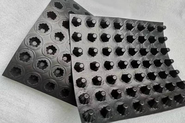 网状交织排水板与凹凸板的区别  第3张