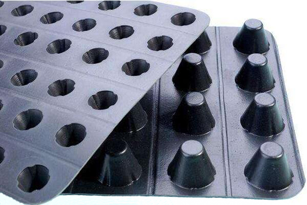 复合三维排水板水平放置时侧朝上是什么意思 第2张