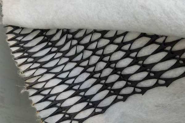 复合排水网用的是短丝布还是长丝布