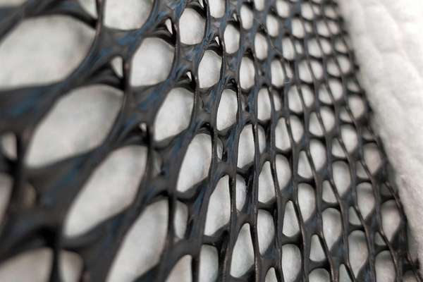 三维复合排水网在园林景观中的应用  第2张