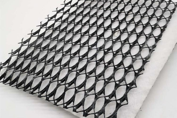  三维复合排水网在施工中要做哪些安全措施  第1张