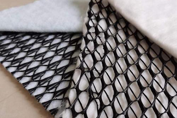  三维复合排水网在施工中要做哪些安全措施  第2张